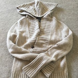 Banana Republic hooded long sleeve sweater